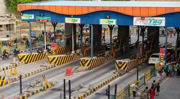 New Delhi: 1 फरवरी से FASTag में बड़ा बदलाव New Delhi: 1 फरवरी से FASTag में बड़ा बदलाव