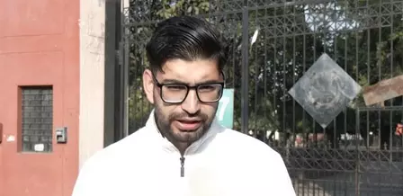 कश्मीरी शॉल विक्रेताओं पर हमलों का आरोप, नासिर खेउहामी ने सरकार से सुरक्षा की मांग की कश्मीरी शॉल विक्रेताओं पर हमलों का आरोप, नासिर खेउहामी ने सरकार से सुरक्षा की मांग की