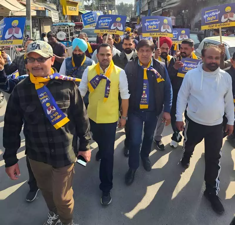Hoshiarpur में विशाल जनसभा में लोगों ने नशामुक्त पंजाब के लिए शपथ ली Hoshiarpur में विशाल जनसभा में लोगों ने नशामुक्त पंजाब के लिए शपथ ली
