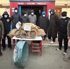 Sopore में पुलिस ने चोरी का मामला सुलझाया; 2 आरोपी गिरफ्तार Sopore में पुलिस ने चोरी का मामला सुलझाया; 2 आरोपी गिरफ्तार
