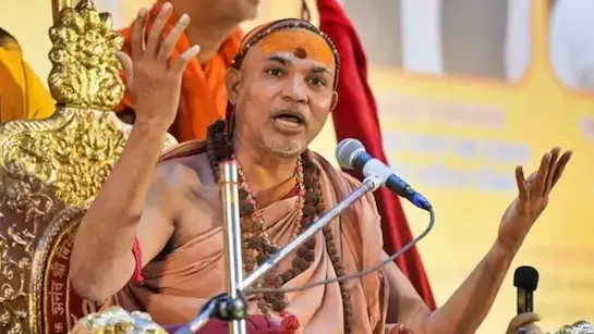Varanasi: माघ मेले में संतों की मर्यादा भंग, लाठीचार्ज Varanasi: माघ मेले में संतों की मर्यादा भंग, लाठीचार्ज