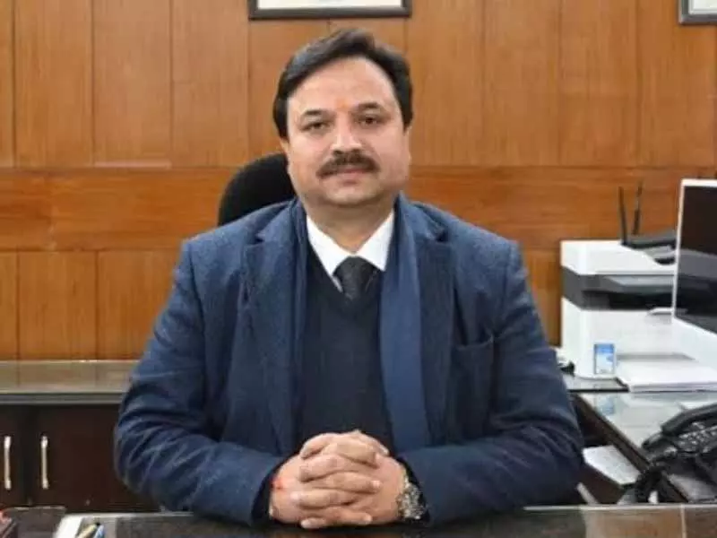 Shimla के डीसी ने लोगों से मवेशियों को न छोड़ने की अपील की Shimla के डीसी ने लोगों से मवेशियों को न छोड़ने की अपील की