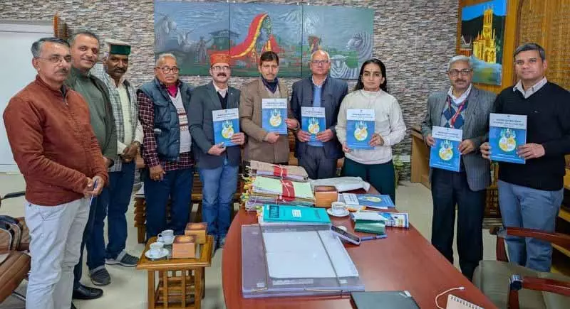 Hamirpur के डीसी ने जिले के लिए 2 हजार करोड़ रुपये का क्रेडिट रोडमैप जारी किया Hamirpur के डीसी ने जिले के लिए 2 हजार करोड़ रुपये का क्रेडिट रोडमैप जारी किया