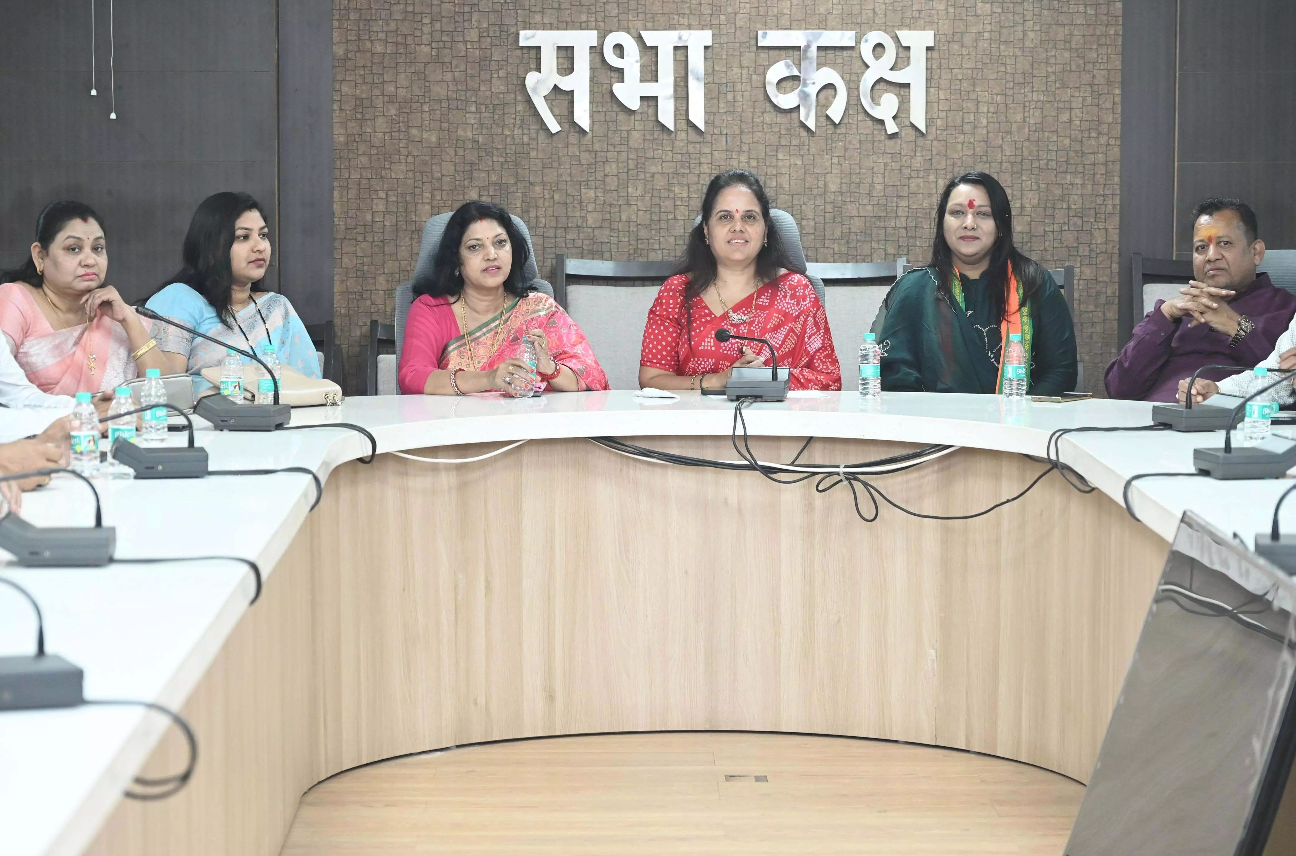 गर्मी से पहले पेयजल संकट से निपटने रायपुर नगर निगम की तैयारी तेज गर्मी से पहले पेयजल संकट से निपटने रायपुर नगर निगम की तैयारी तेज
