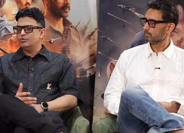 भूषण कुमार ने अनुराग सिंह को full creativity देने का वादा करके उन्हें बॉर्डर 2 डायरेक्ट करने के लिए मना लिया भूषण कुमार ने अनुराग सिंह को full creativity देने का वादा करके उन्हें बॉर्डर 2 डायरेक्ट करने के लिए मना लिया