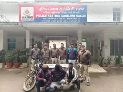 Delhi पुलिस ने तीन लुटेरों को गिरफ्तार किया, पांच मामले सुलझाए गए Delhi पुलिस ने तीन लुटेरों को गिरफ्तार किया, पांच मामले सुलझाए गए