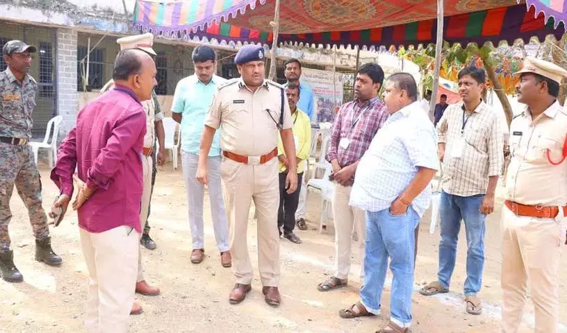 SP डी.वी. श्रीनिवास राव ने शांतिपूर्ण नगर पालिका चुनावों का आश्वासन दिया SP डी.वी. श्रीनिवास राव ने शांतिपूर्ण नगर पालिका चुनावों का आश्वासन दिया
