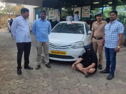 Mumbai में विदेशी महिला के साथ धोखाधड़ी, टैक्सी ड्राइवर गिरफ्तार Mumbai में विदेशी महिला के साथ धोखाधड़ी, टैक्सी ड्राइवर गिरफ्तार