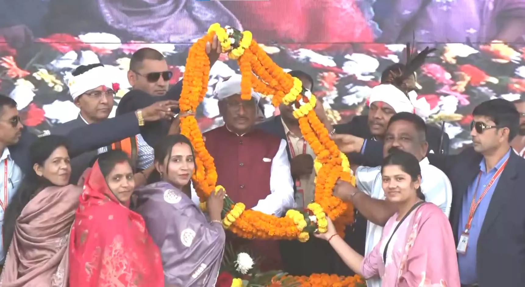 नारायणपुर में मुख्यमंत्री विष्णुदेव साय ने किए विकास कार्यों के लोकार्पण और शिलान्यास नारायणपुर में मुख्यमंत्री विष्णुदेव साय ने किए विकास कार्यों के लोकार्पण और शिलान्यास