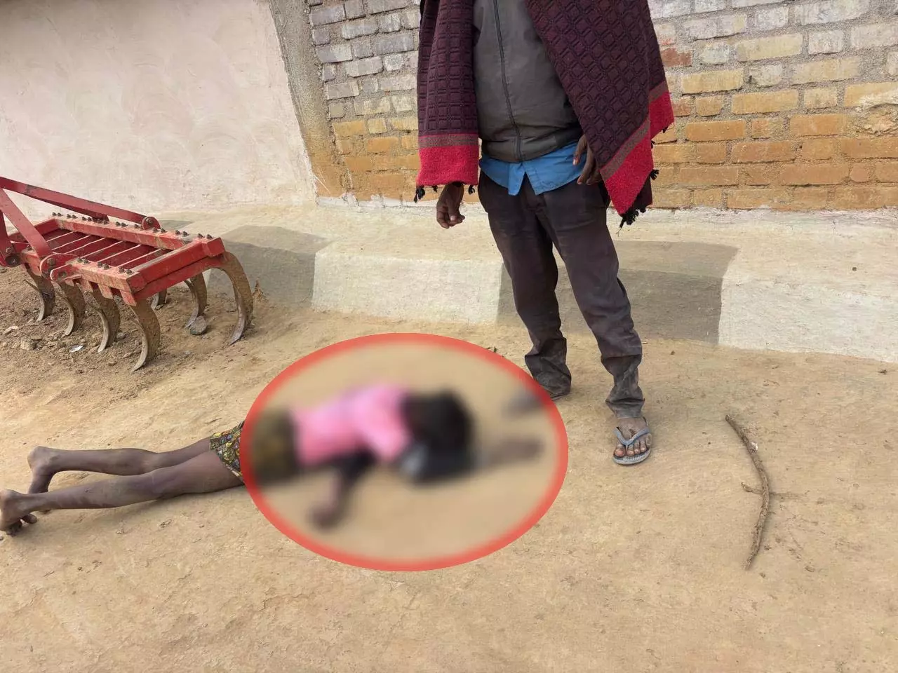 मधुमक्खियों के झुंड में फंसे युवकों को पुलिस जवान ने बचाया, देखें VIDEO... मधुमक्खियों के झुंड में फंसे युवकों को पुलिस जवान ने बचाया, देखें VIDEO...