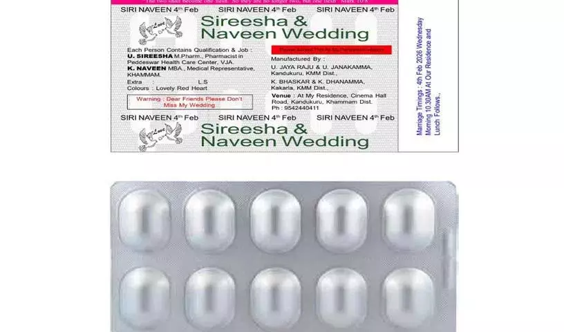 काकरला ने अपने पेशे को दर्शाने वाली अनोखी Wedding Magazine डिज़ाइन की काकरला ने अपने पेशे को दर्शाने वाली अनोखी Wedding Magazine डिज़ाइन की