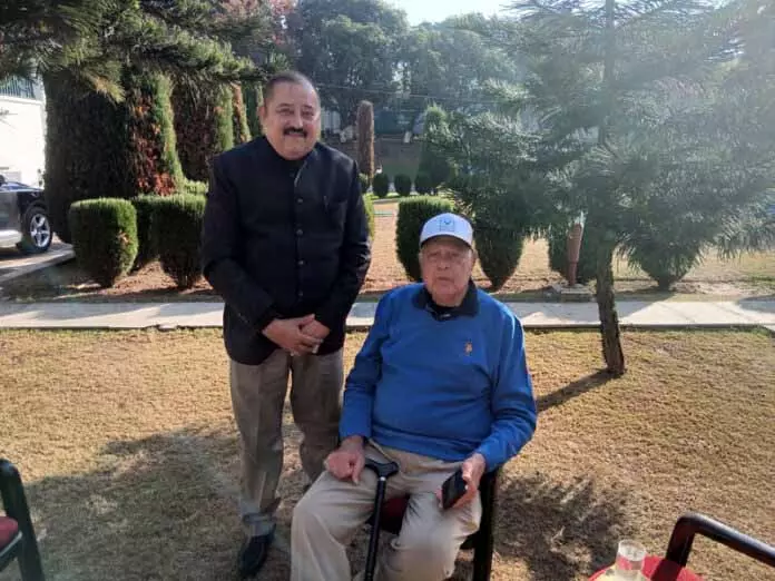 राजेश गुप्ता ने Dr. Farooq Abdullah से मुलाकात की राजेश गुप्ता ने Dr. Farooq Abdullah से मुलाकात की