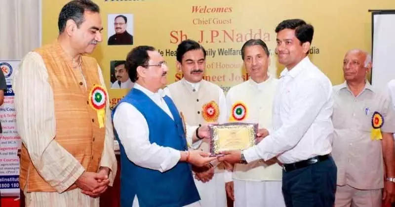 चपरासी से लेकर IT फर्म के CEO तक, देहरादून के इस लड़के का सफ़र युवाओं को प्रेरित करता है चपरासी से लेकर IT फर्म के CEO तक, देहरादून के इस लड़के का सफ़र युवाओं को प्रेरित करता है