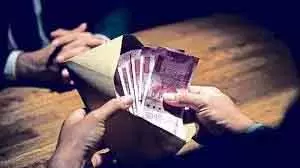 Lokayukta का बड़ा एक्शन: बेंगलुरु में 4 लाख की रिश्वत लेते इंस्पेक्टर गोविंदराजू गिरफ्तार Lokayukta का बड़ा एक्शन: बेंगलुरु में 4 लाख की रिश्वत लेते इंस्पेक्टर गोविंदराजू गिरफ्तार