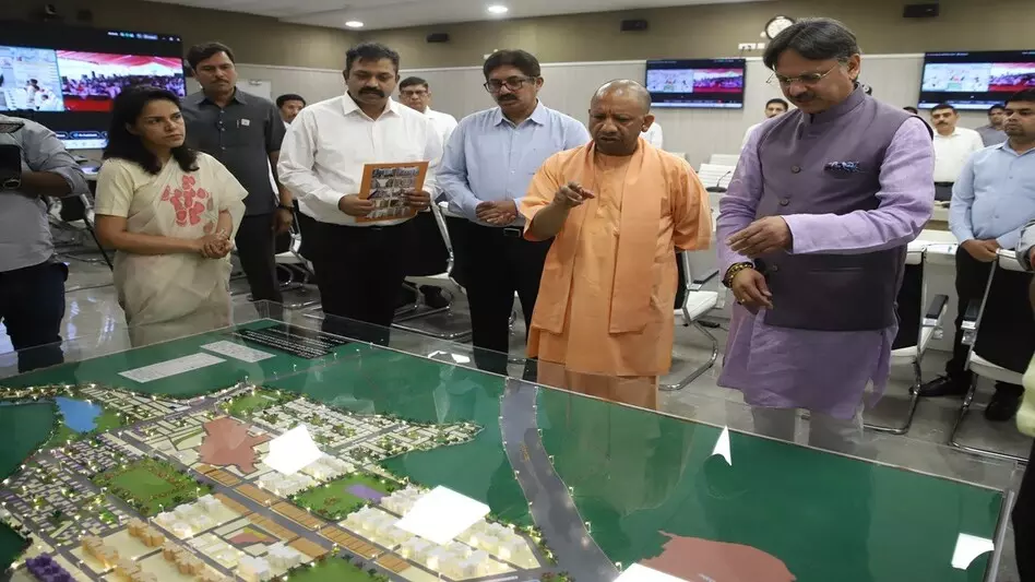 Lucknow: विकास में यूपी की तेजी, कई योजनाओं में अव्वल स्थान Lucknow: विकास में यूपी की तेजी, कई योजनाओं में अव्वल स्थान