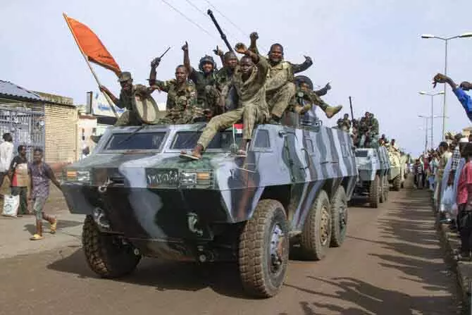 संघर्ष और गहराया: Sudan के कोर्डोफ़ान में क्षेत्रीय संसद और टेलीकॉम परिसर पर हमला संघर्ष और गहराया: Sudan के कोर्डोफ़ान में क्षेत्रीय संसद और टेलीकॉम परिसर पर हमला