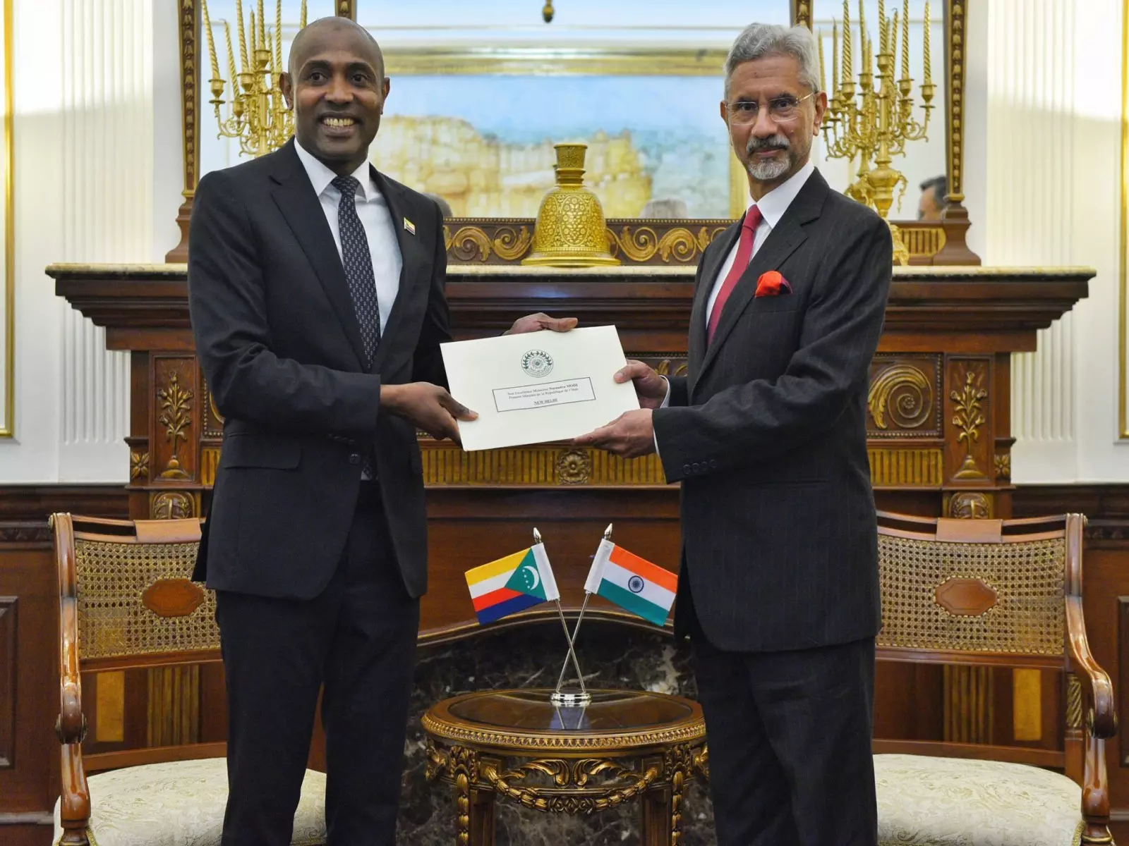 भारतीय वायु सेना सम्मेलन 2026 से पहले Jaishankar ने कोमोरोस के विदेश मंत्री म्बाए मोहम्मद से मुलाकात की भारतीय वायु सेना सम्मेलन 2026 से पहले Jaishankar ने कोमोरोस के विदेश मंत्री म्बाए मोहम्मद से मुलाकात की