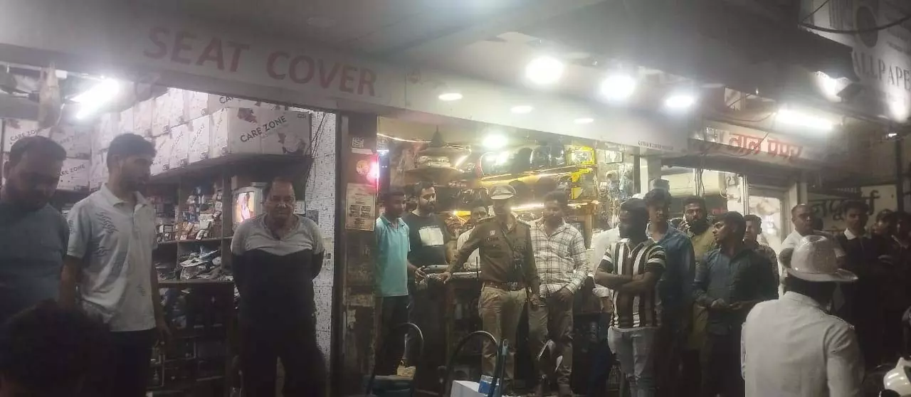 रायपुर यातायात पुलिस का बड़ा अभियान: माडीफाइ सायलेंसर विक्रेताओं और बुलेट वाहनों पर सख्त कार्यवाही रायपुर यातायात पुलिस का बड़ा अभियान: माडीफाइ सायलेंसर विक्रेताओं और बुलेट वाहनों पर सख्त कार्यवाही