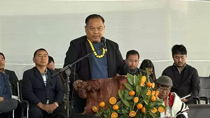 Nagaland: टोविहोतो ने ऑरेंज फेस्टिवल का उद्घाटन किया Nagaland: टोविहोतो ने ऑरेंज फेस्टिवल का उद्घाटन किया