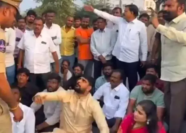 BRS MLA कौशिक रेड्डी का जतारा में पुलिस से टकराव, मामला दर्ज