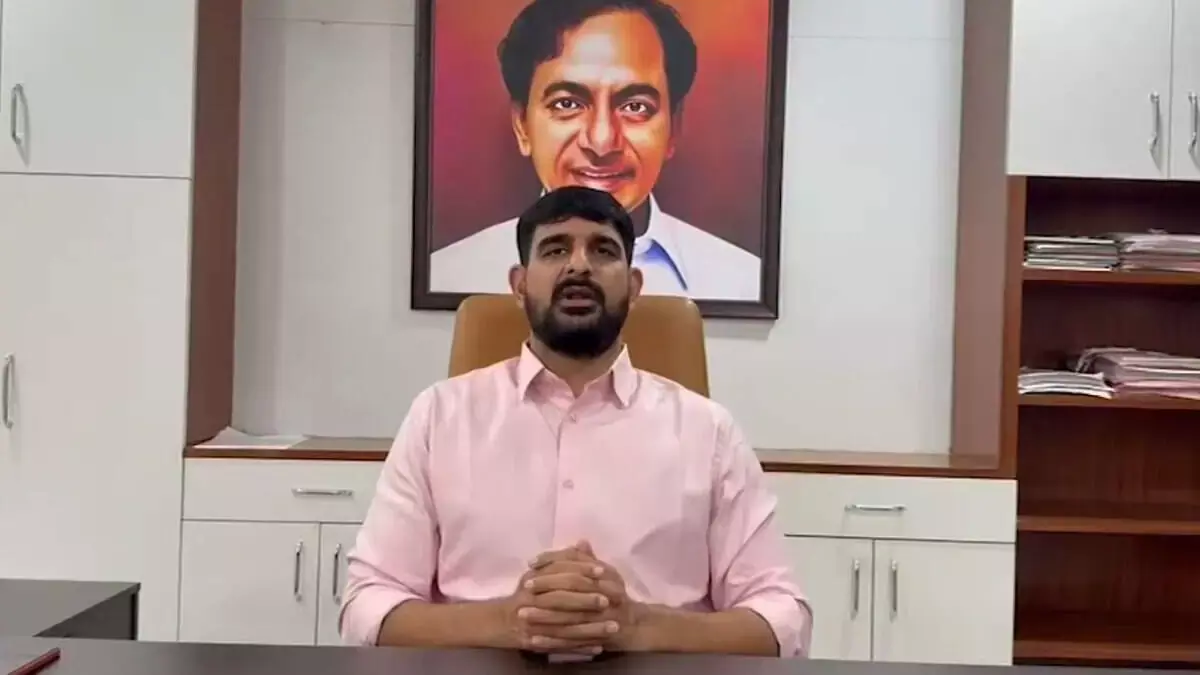 करीमनगर सीपी के खिलाफ सांप्रदायिक टिप्पणी के बाद पडी कौशिक रेड्डी मुश्किल में करीमनगर सीपी के खिलाफ सांप्रदायिक टिप्पणी के बाद पडी कौशिक रेड्डी मुश्किल में