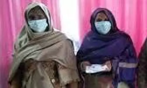 Up News: श्मशान घाट से मानव अस्थियां चुराने पर हंगामा,दो महिलाएं गिरफ्तार