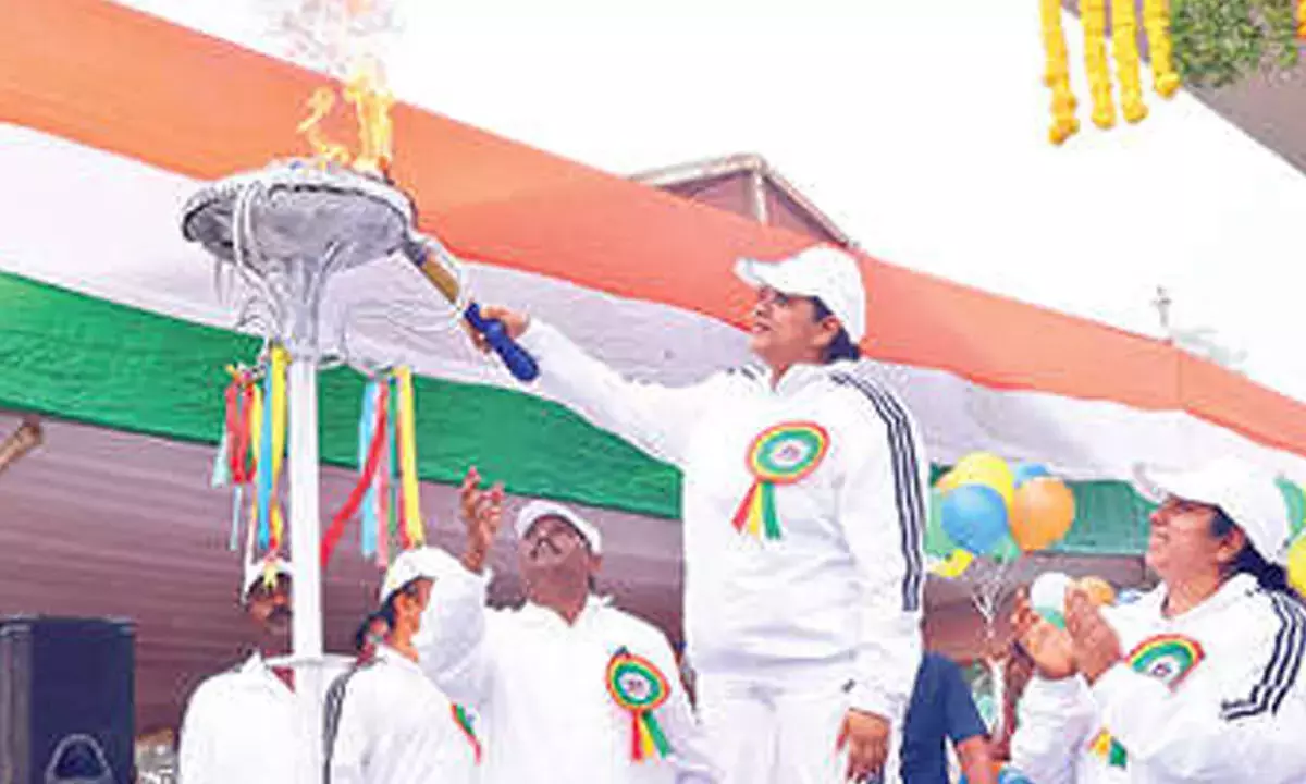 Andhra: एसपी ने पुलिस खेलकूद प्रतियोगिता 2026 का उद्घाटन किया