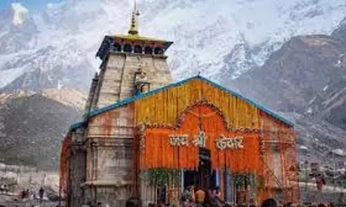 Kedarnath Dham:परिसर में मोबाइल और कैमरा पर लगेगा बैन Kedarnath Dham:परिसर में मोबाइल और कैमरा पर लगेगा बैन