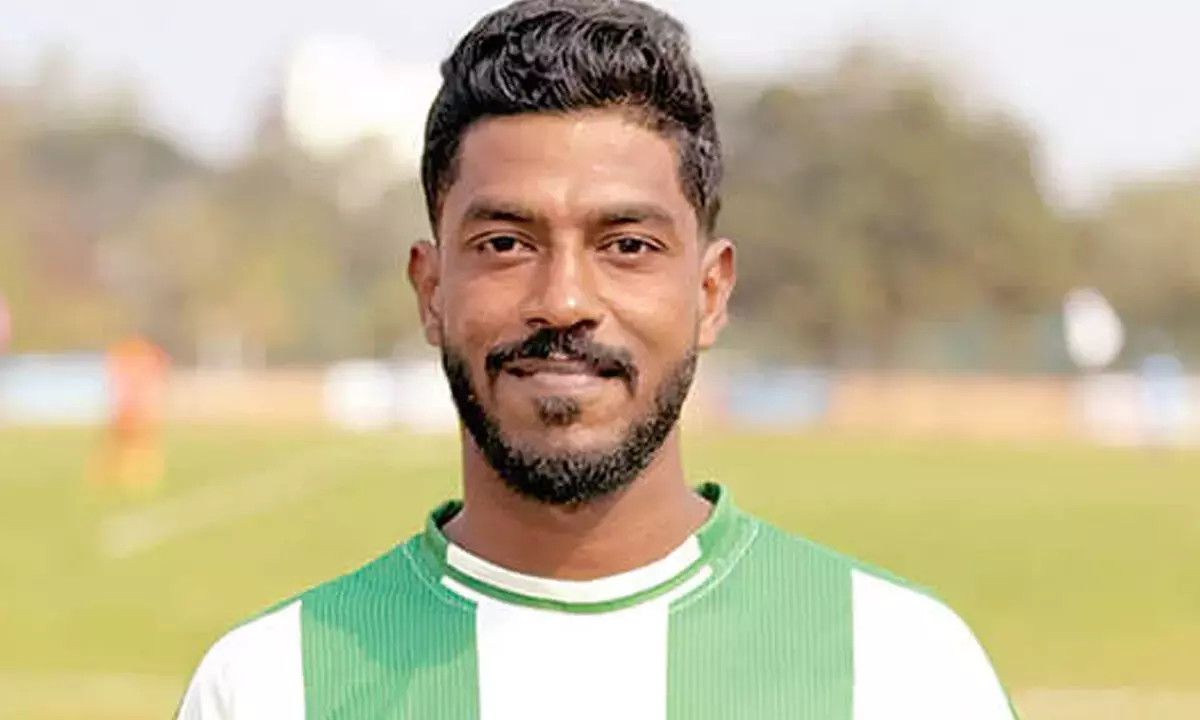 पृथ्वी की हैट्रिक की बदौलत गोदावरी FC ने AP सुपर कप में 3-2 से जीत हासिल की पृथ्वी की हैट्रिक की बदौलत गोदावरी FC ने AP सुपर कप में 3-2 से जीत हासिल की