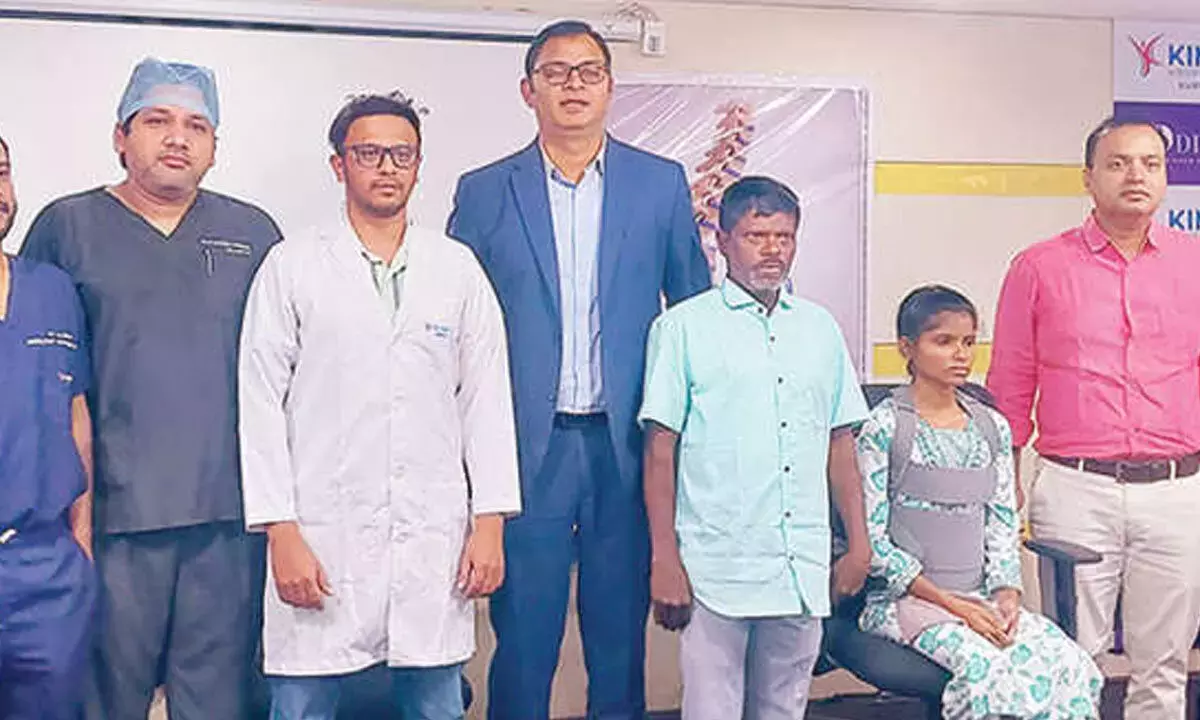 Andhra: किम्स कुरनूल के डॉक्टरों ने S-आकार की रीढ़ की हड्डी को ठीक किया Andhra: किम्स कुरनूल के डॉक्टरों ने S-आकार की रीढ़ की हड्डी को ठीक किया