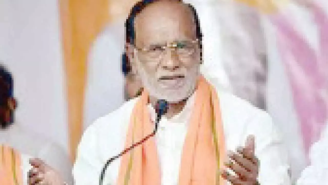 Telangana: लक्ष्मण ने इकोनॉमिक सर्वे का विकास के द्वार के रूप में स्वागत किया