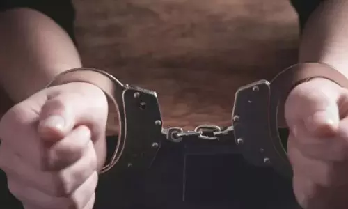 चलती ट्रेन में वारदात, चोर पकड़ा गया चलती ट्रेन में वारदात, चोर पकड़ा गया