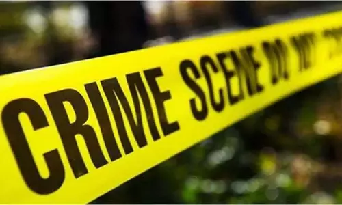 Meerut :दुष्कर्म पीड़िता की उपचार के दौरान मौत,परिजनों का हंगामा Meerut :दुष्कर्म पीड़िता की उपचार के दौरान मौत,परिजनों का हंगामा