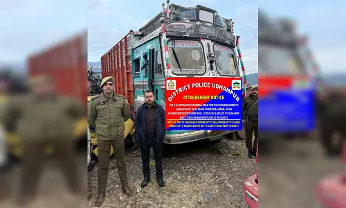 उधमपुर पुलिस का ड्रग माफिया के खिलाफ सख्त रुख, 30 लाख की संपत्ति जब्त उधमपुर पुलिस का ड्रग माफिया के खिलाफ सख्त रुख, 30 लाख की संपत्ति जब्त