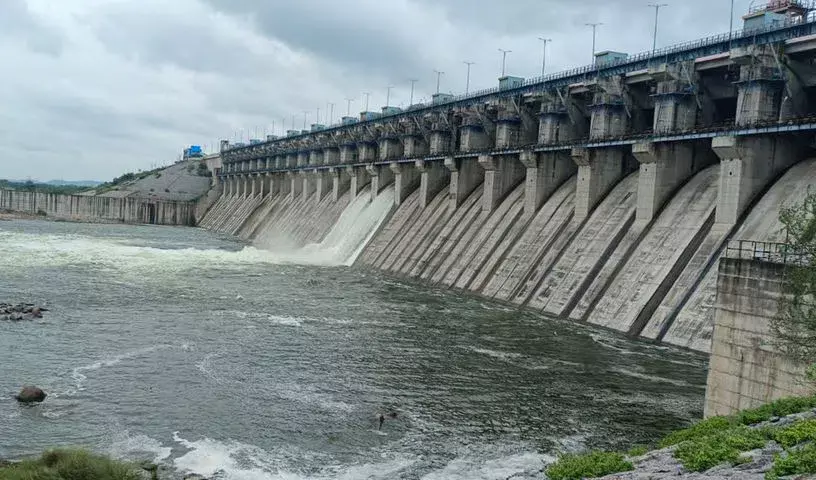 Karimnagar: मिड मनैर से पानी की मांग को लेकर किसानों ने सैदापुर में धरना दिया Karimnagar: मिड मनैर से पानी की मांग को लेकर किसानों ने सैदापुर में धरना दिया
