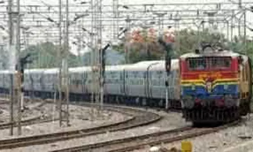 चारमीनार एक्सप्रेस अस्थायी रूप से चेन्नई बीच से चलेगी।