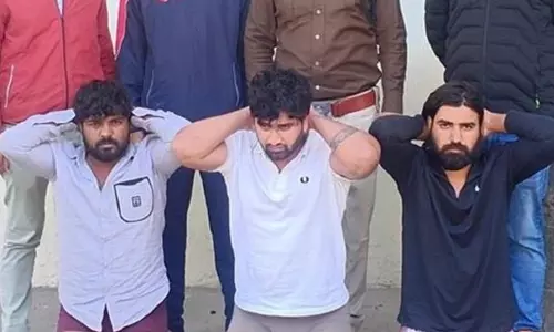 Gurgaon: अंधाधुंध फायरिंग करने वाले पकड़े गए Gurgaon: अंधाधुंध फायरिंग करने वाले पकड़े गए