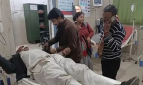 Farrukhabad: तेज रफ्तार कार ने बुजुर्ग साइकिल सवार को मारी टक्कर