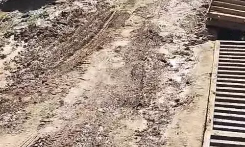 धीमे काम के कारण Palampur में सीवरेज प्रोजेक्ट में देरी हो रही, स्थानीय लोगों को परेशानी हो रही धीमे काम के कारण Palampur में सीवरेज प्रोजेक्ट में देरी हो रही, स्थानीय लोगों को परेशानी हो रही