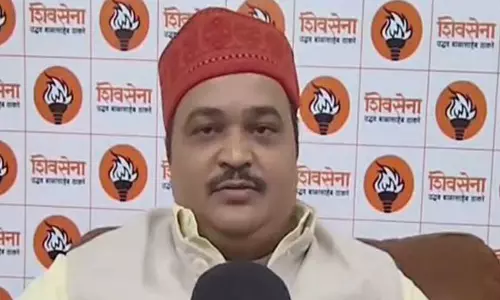 UBT सेना के आनंद दुबे ने महाराष्ट्र के उपमुख्यमंत्री पद को भरने की जल्दबाजी पर सवाल उठाया