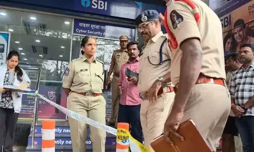 DCP Anand शहर में हुई फायरिंग की घटना की जांच कर रहे