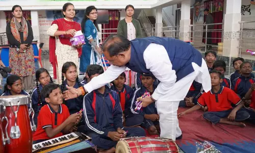 CM साय ने की नारायणपुर के परीयना दिव्यांग आवासीय विद्यालय को बस देने की घोषणा CM साय ने की नारायणपुर के परीयना दिव्यांग आवासीय विद्यालय को बस देने की घोषणा