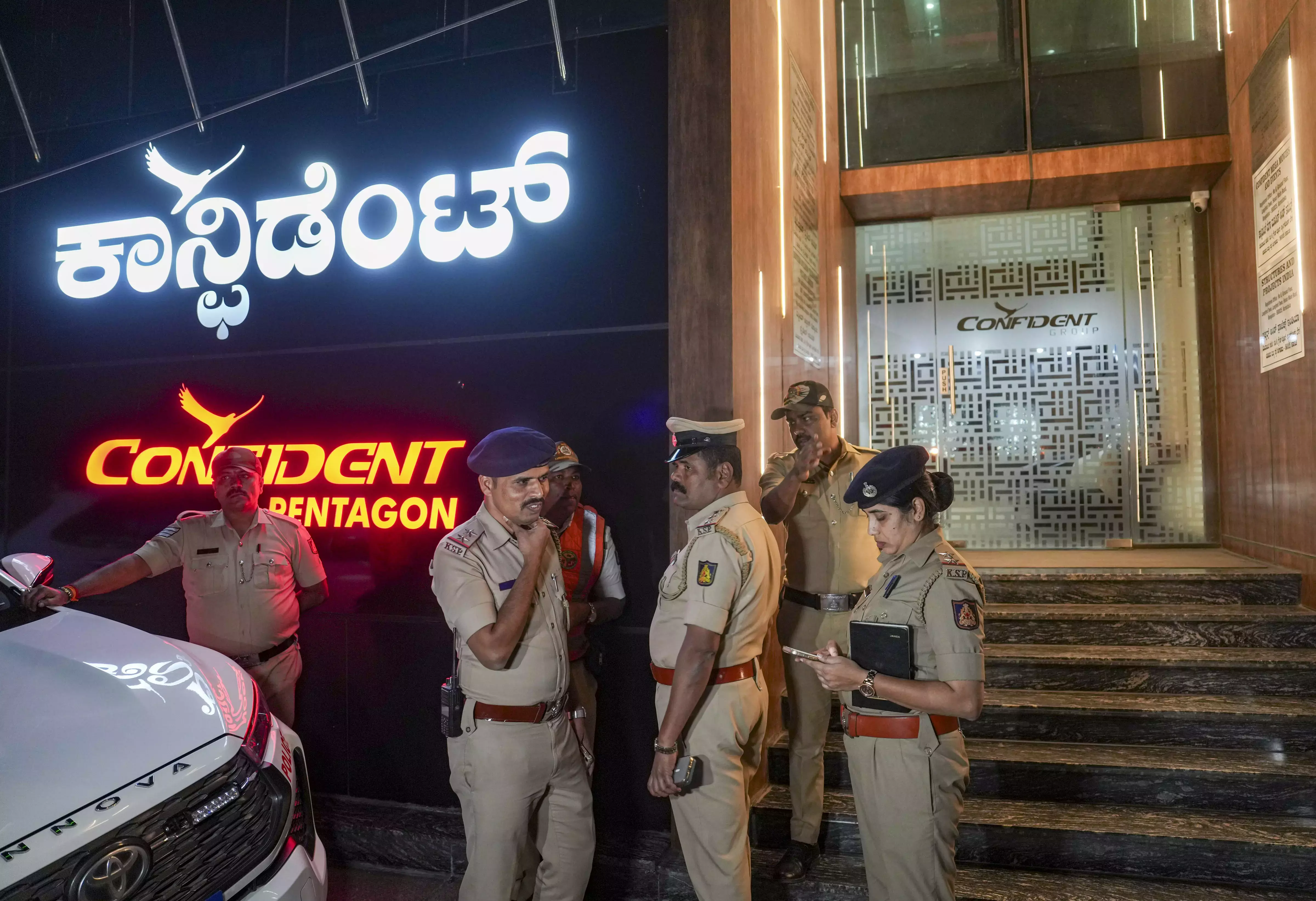 Karnataka : कॉन्फिडेंट ग्रुप के चेयरमैन की मौत पर सीजे रॉय के भाई का बयान Karnataka : कॉन्फिडेंट ग्रुप के चेयरमैन की मौत पर सीजे रॉय के भाई का बयान