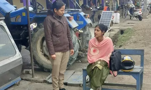 Farrukhabad: हेल्पलाइन से जुड़ी महिलाओं और बालिकाओं की सुरक्षा योजना