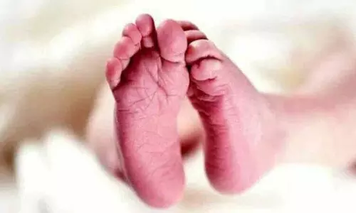 Nalgonda में एक महिला ने दूसरी महिला को आग लगा दी, नवजात बच्चा झुलस गया