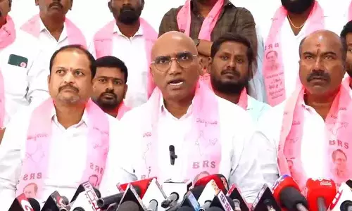 आरएस प्रवीण कुमार ने KCR को नोटिस देने में SIT पर दोहरे मापदंड अपनाने का आरोप लगाया आरएस प्रवीण कुमार ने KCR को नोटिस देने में SIT पर दोहरे मापदंड अपनाने का आरोप लगाया