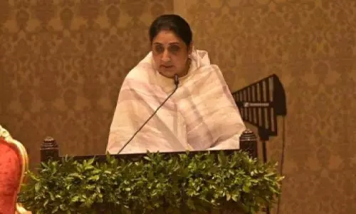 Sunetra Pawar को तीन पोर्टफोलियो दिए गए; वित्त पोर्टफोलियो अभी भी स्पष्ट नहीं Sunetra Pawar को तीन पोर्टफोलियो दिए गए; वित्त पोर्टफोलियो अभी भी स्पष्ट नहीं