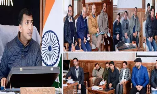 डिव कॉम ने श्रीनगर में UEED विकास परियोजनाओं की स्थिति की समीक्षा की