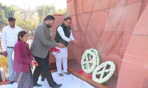 Jallianwala Bagh में राष्ट्रपिता की पुण्यतिथि पर उन्हें पुष्पांजलि अर्पित की गई Jallianwala Bagh में राष्ट्रपिता की पुण्यतिथि पर उन्हें पुष्पांजलि अर्पित की गई