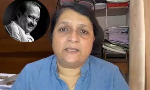 Anjali Damania ने शपथ ग्रहण में देरी की आलोचना की, पटेल और तटकरे पर सवाल उठाए Anjali Damania ने शपथ ग्रहण में देरी की आलोचना की, पटेल और तटकरे पर सवाल उठाए